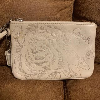 コーチ(COACH)のCOACH ポーチ カードケース 花柄(ポーチ)