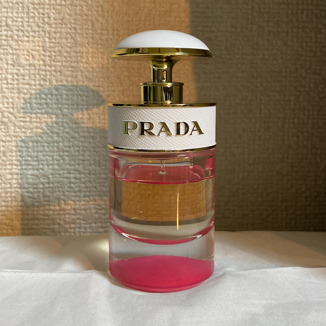 PRADA(プラダ)のPRADA 香水　キャンディ　キス　オーデパルファム コスメ/美容の香水(香水(女性用))の商品写真