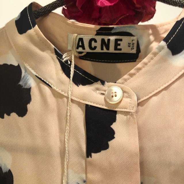 ACNE(アクネ)の《新品タグ付き》Acne オーバーサイズロングブラウス レディースのトップス(シャツ/ブラウス(長袖/七分))の商品写真