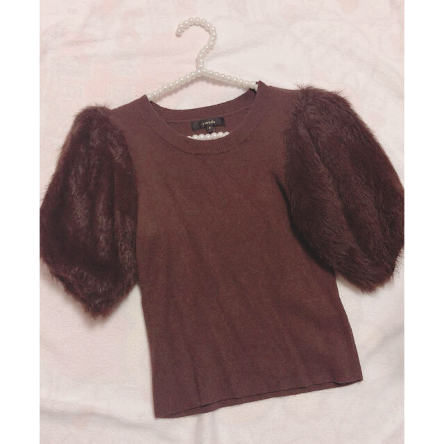 rienda(リエンダ)のrienda ♡ Power Shoulder shaggy KNIT TOP  レディースのトップス(Tシャツ(半袖/袖なし))の商品写真