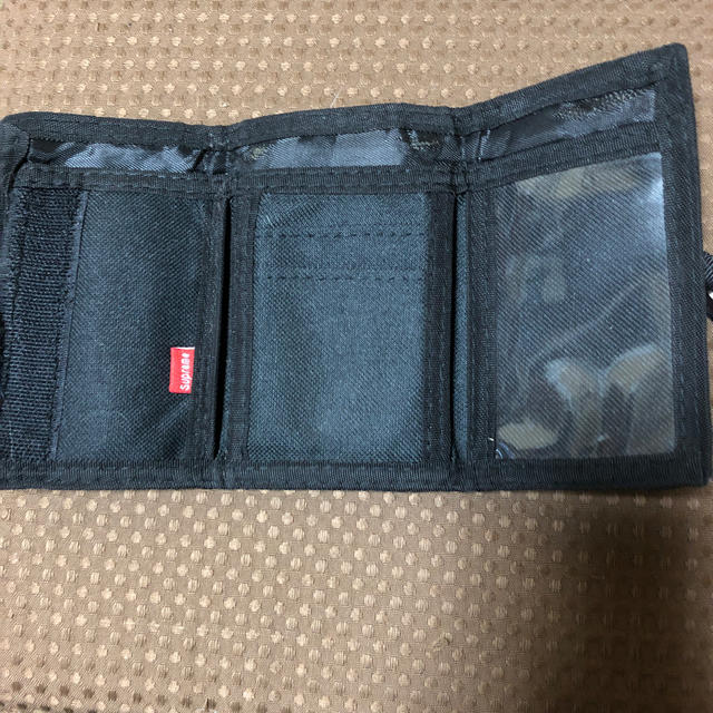 Supreme(シュプリーム)のsupreme 財布　ブラック　三つ折り財布 メンズのファッション小物(折り財布)の商品写真