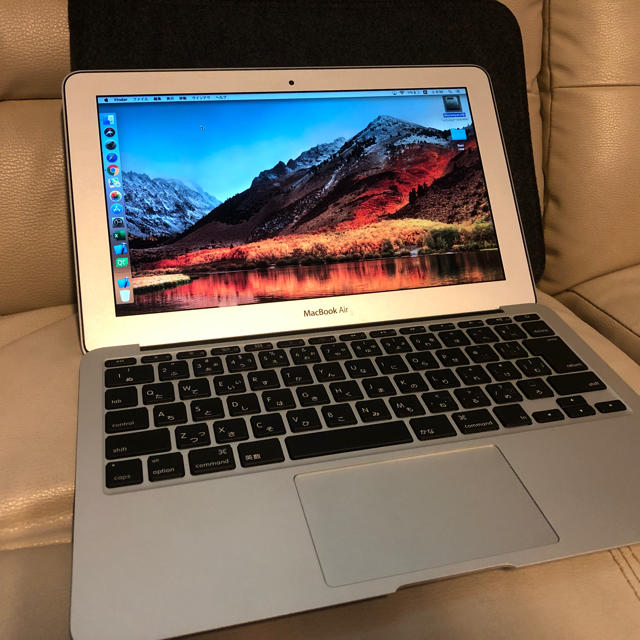 Apple(アップル)のMacBook Air 2011 充電260回 美品です スマホ/家電/カメラのPC/タブレット(ノートPC)の商品写真