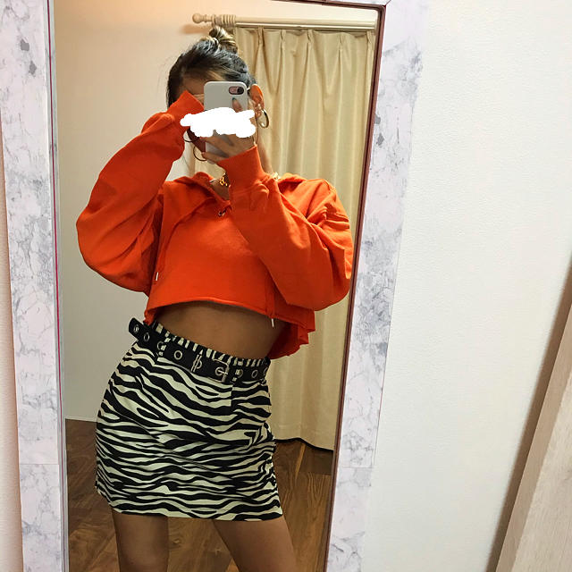 H&M(エイチアンドエム)のN.様専用！H&M♥︎orangeショートパーカー☆ レディースのトップス(パーカー)の商品写真