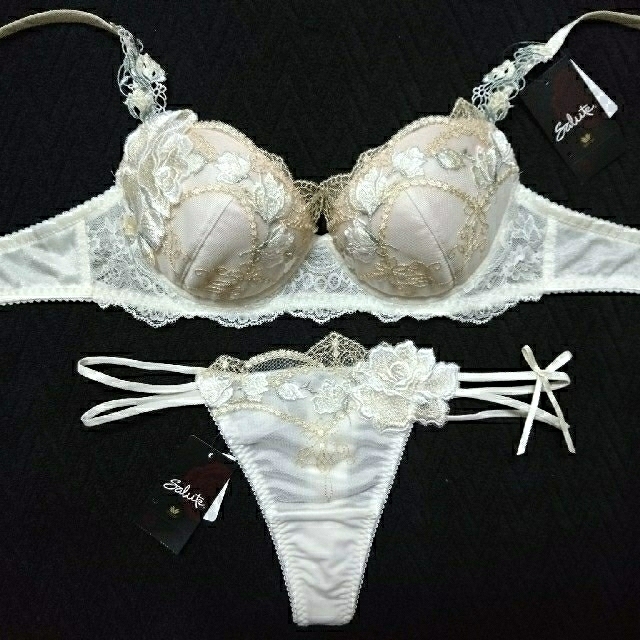 大人気好評 ❤12/2ミーコ様専用❤サルート 08g c70ℳ 新品タグ付きの通販 by kanon's Shop|ラクマ