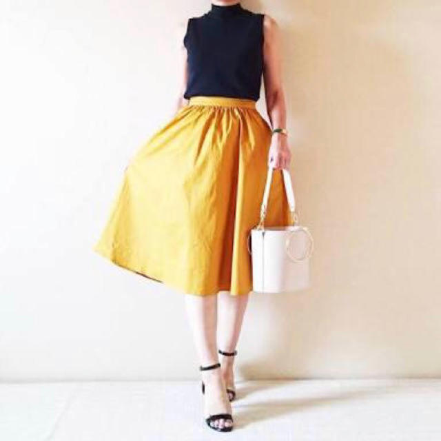 GU(ジーユー)のジーユー イージーカラーフレアスカート レディースのスカート(ひざ丈スカート)の商品写真
