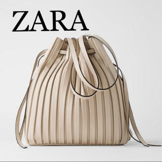 ザラ(ZARA)のZARA♡プリーツバケットバッグ(ハンドバッグ)