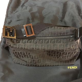 フェンディ(FENDI)のフェンディFENDIショルダーバッグ黒(ショルダーバッグ)