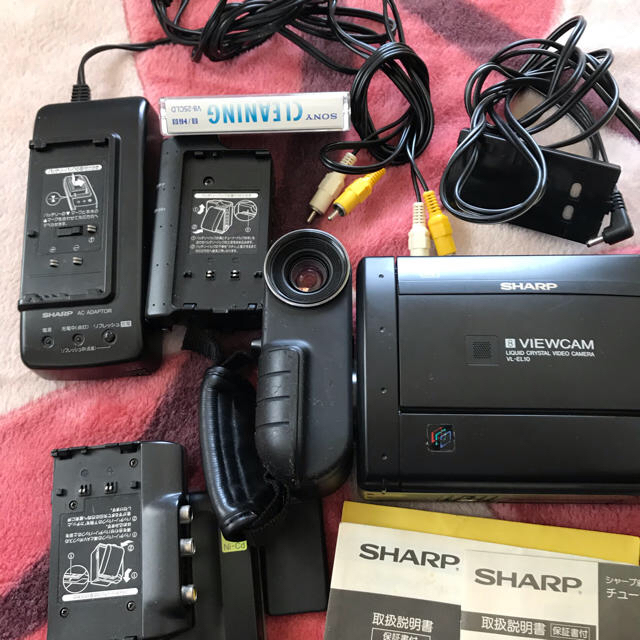SHARP(シャープ)のシャープ　液晶8ミリビデオカメラ　かめ様専用 スマホ/家電/カメラのカメラ(ビデオカメラ)の商品写真