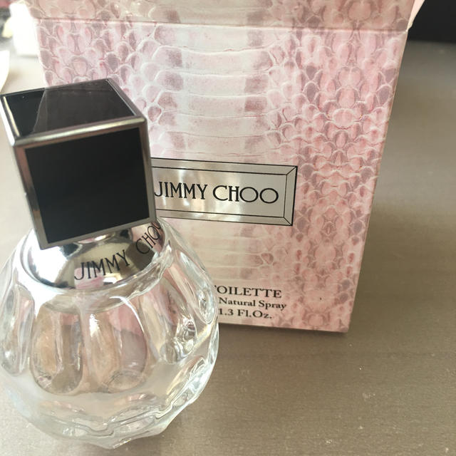 JIMMY CHOO(ジミーチュウ)のJimmy Choo オードトワレ 40ml コスメ/美容の香水(香水(女性用))の商品写真