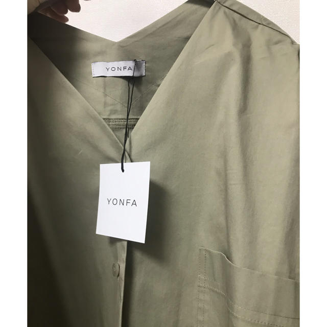 v neck loose shirt（khaki）新品タグ付きyonfa