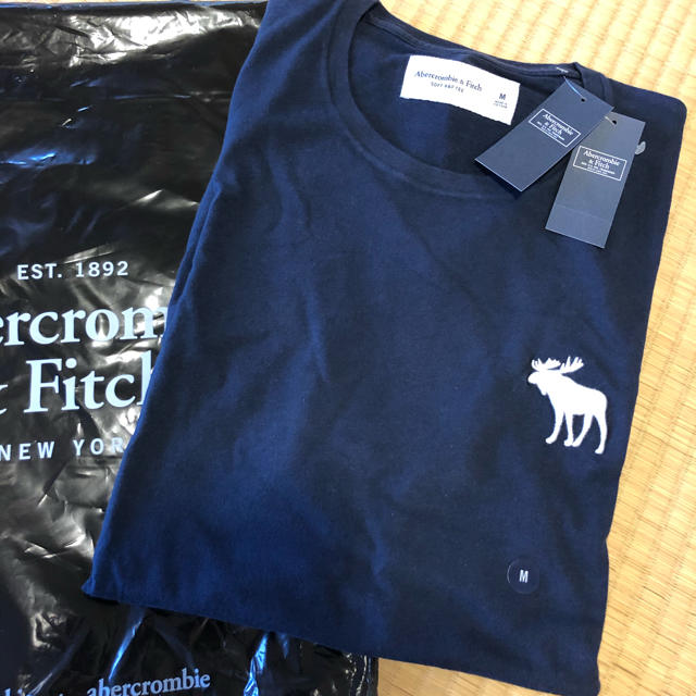 Abercrombie&Fitch(アバクロンビーアンドフィッチ)のyu様　専用　アバクロ　ビッグムース刺繍 Tシャツ ネイビー M メンズのトップス(Tシャツ/カットソー(半袖/袖なし))の商品写真