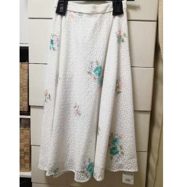 WILLSELECTION(ウィルセレクション)のコットンレースフレア刺繍スカート レディースのスカート(ひざ丈スカート)の商品写真