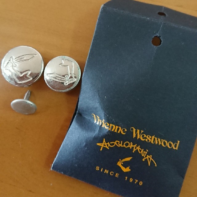 Vivienne Westwood(ヴィヴィアンウエストウッド)のヴィヴィアン・ウエストウッド ボタン レディースのファッション小物(その他)の商品写真