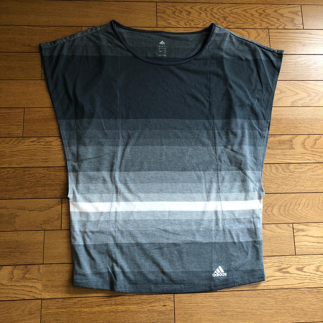 adidas(アディダス)の専用です　アディダス　Tシャツ　レディースL スポーツ/アウトドアのトレーニング/エクササイズ(ヨガ)の商品写真