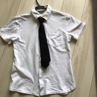 コムサイズム(COMME CA ISM)の白シャツ　ネクタイ付き　男子150(ブラウス)