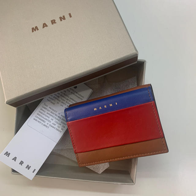 MARNI ミニ財布　三つ折り　新品　箱あり