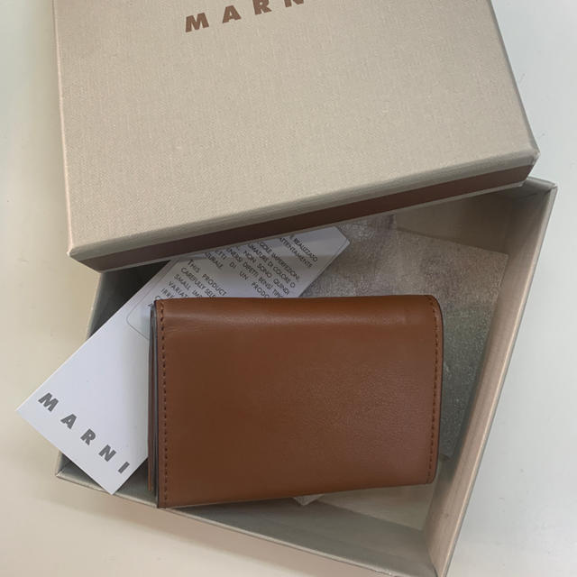 MARNI ミニ財布　三つ折り　新品　箱あり