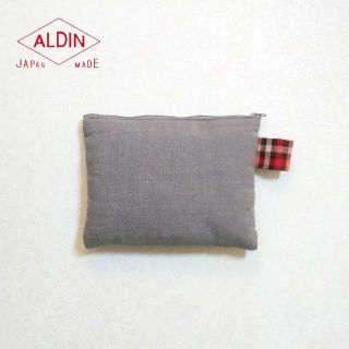 ジャーナルスタンダード(JOURNAL STANDARD)の美品 ALDIN✨アルディン 麻 リネン クッションポーチ グレー&チェック柄(ポーチ)