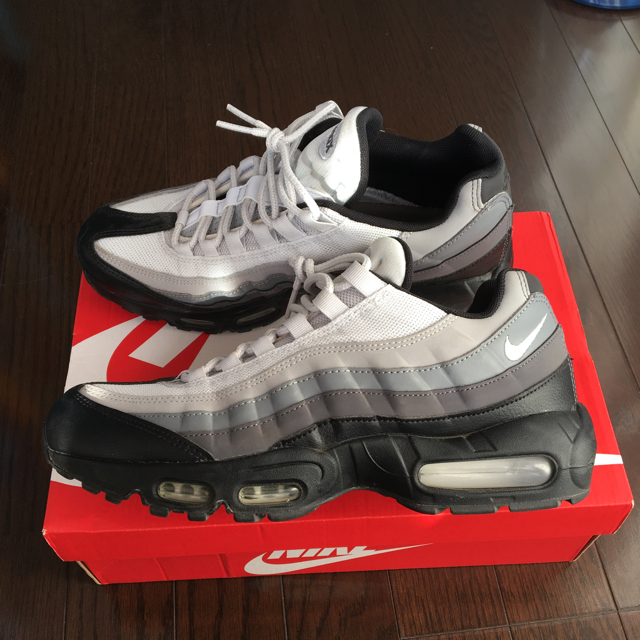 NIKE AIR MAX 95 ESSENTlAL