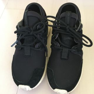 アディダス(adidas)のadidasスニーカー23.5黒ユーズド美品(スニーカー)