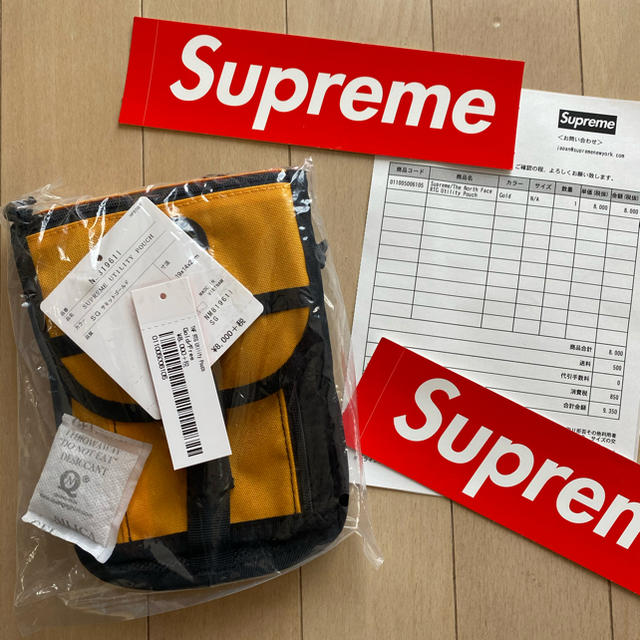 Supreme(シュプリーム)の新品　supreme ノースフェイス　utility pouch gold メンズのバッグ(その他)の商品写真