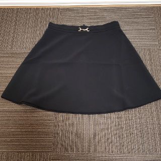 エイチアンドエム(H&M)の(まるこ様専用)今季物新品　H&M フレアスカート(黒)(ひざ丈スカート)