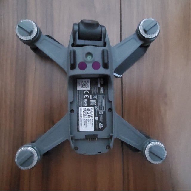 【ぽんちゃん様専用】DJI SPARK フライモアコンボ ホワイト エンタメ/ホビーのおもちゃ/ぬいぐるみ(ホビーラジコン)の商品写真