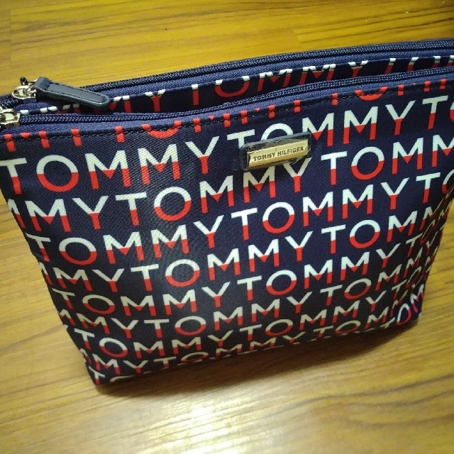 TOMMY HILFIGER(トミーヒルフィガー)のTOMMY HILFIGER 旅行ポーチ大新品未使用送料無料　 レディースのファッション小物(ポーチ)の商品写真