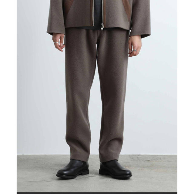 Adam et Rope'(アダムエロぺ)のカシミアブレンド　リバーフーディ　セットアップ メンズのスーツ(セットアップ)の商品写真