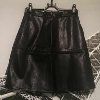 ザラ(ZARA)のZARA☆フェイクレザーSK美品(ミニスカート)