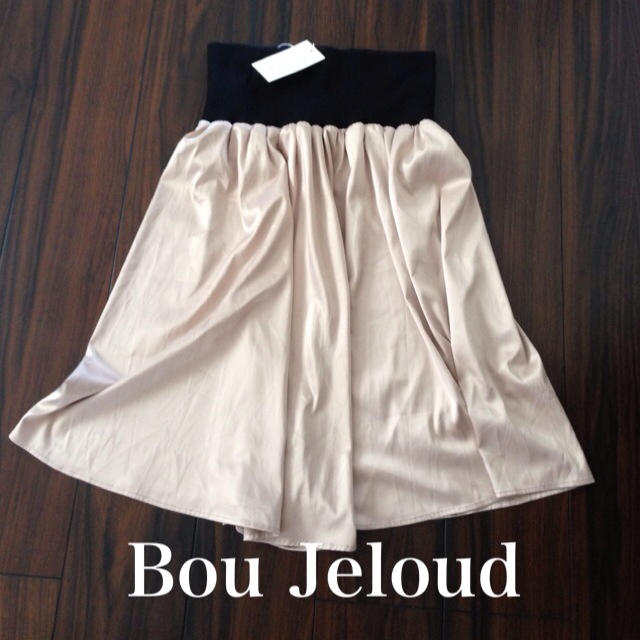 Bou Jeloud(ブージュルード)のBou Jeloud タグ付き新品 レディースのスカート(ひざ丈スカート)の商品写真