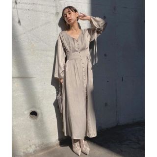 アメリヴィンテージ(Ameri VINTAGE)のAMERI TUCK SHAPE DRESS(ロングワンピース/マキシワンピース)