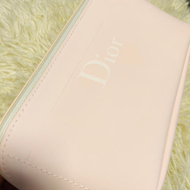 Dior(ディオール)の【新品・未使用】Dior   訳あり　ポーチ レディースのファッション小物(ポーチ)の商品写真