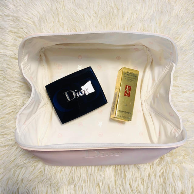 Dior(ディオール)の【新品・未使用】Dior   訳あり　ポーチ レディースのファッション小物(ポーチ)の商品写真