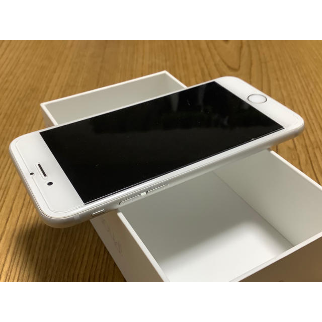 iPhone(アイフォーン)の【訳あり】iPhone 6s Silver 64 GB SIMフリー スマホ/家電/カメラのスマートフォン/携帯電話(スマートフォン本体)の商品写真