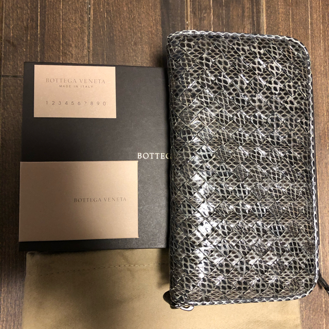 Bottega Veneta(ボッテガヴェネタ)の美品　ボッテガ　ヴェネタ　長財布　パイソン メンズのファッション小物(長財布)の商品写真