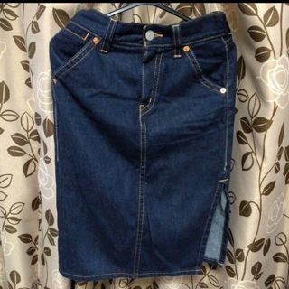 リーバイス(Levi's)の425LEVI’S PREMIUMデニムタイト(左脇スリット)スカートサイズ25(ひざ丈スカート)