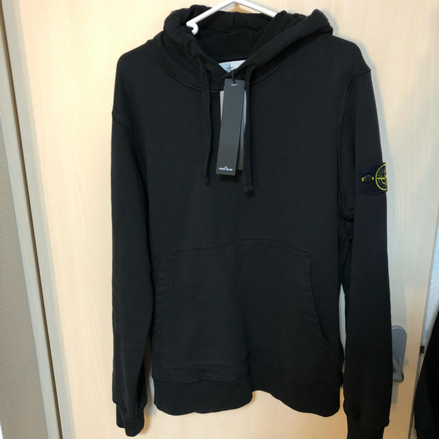 STONE ISLAND(ストーンアイランド)の新品/20SS/Stone Island/フーディ/パーカー/ブラック/Mサイズ メンズのトップス(パーカー)の商品写真