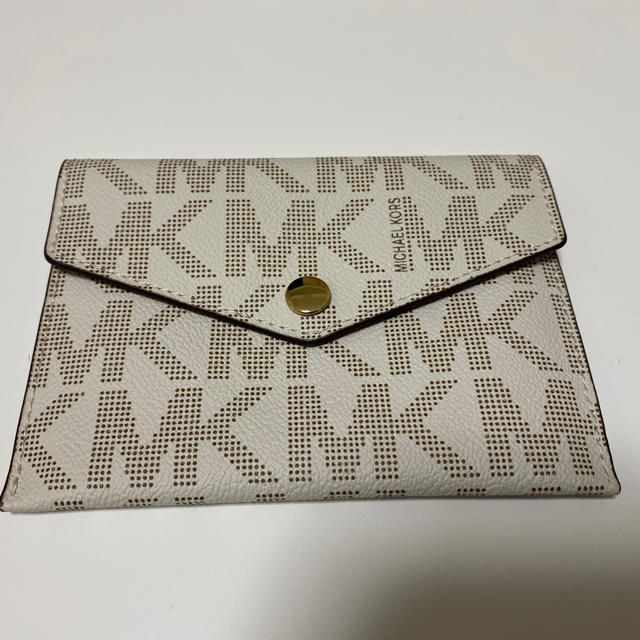 Michael Kors(マイケルコース)の【未使用品】マイケルコース　パスポートケース　付録 レディースのファッション小物(パスケース/IDカードホルダー)の商品写真