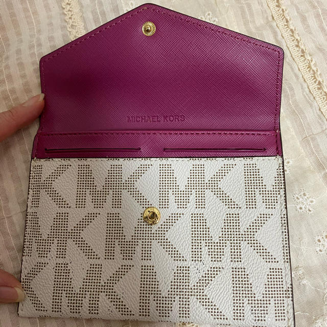 Michael Kors(マイケルコース)の【未使用品】マイケルコース　パスポートケース　付録 レディースのファッション小物(パスケース/IDカードホルダー)の商品写真