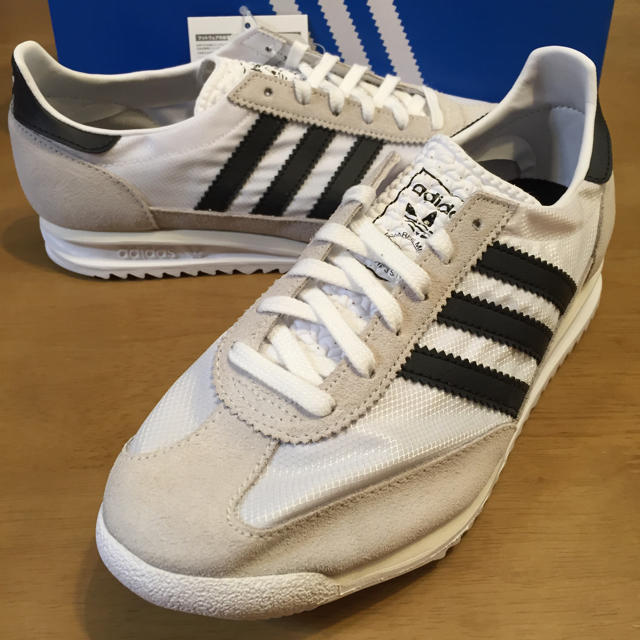 adidas(アディダス)の新品25アディダスSL72W白×黒 レディースの靴/シューズ(スニーカー)の商品写真