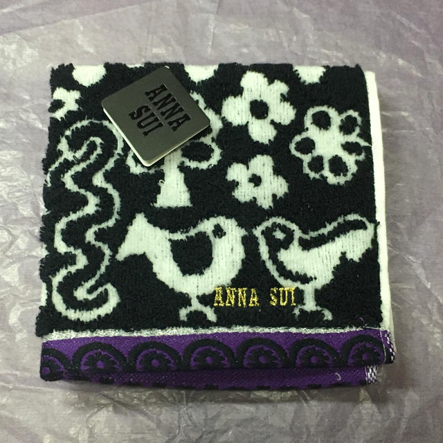 ANNA SUI(アナスイ)の【新品】アナスイ ANNA SUI タオルハンカチ☆小鳥 黒 レディースのファッション小物(ハンカチ)の商品写真