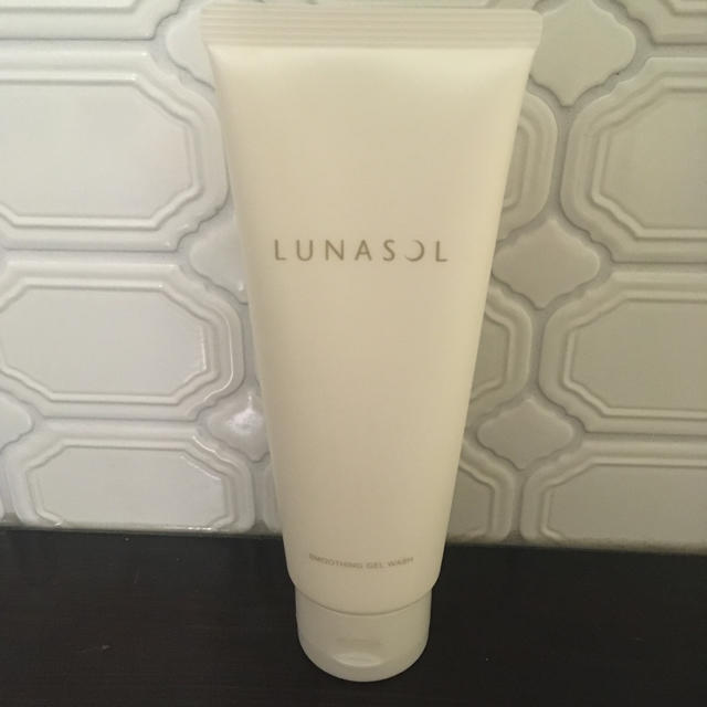 LUNASOL(ルナソル)のルナソル　スムージングジェルウォッシュ コスメ/美容のスキンケア/基礎化粧品(洗顔料)の商品写真