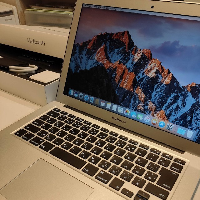 超美品MacBook Air (13.3-inch，2016)
■型番:M