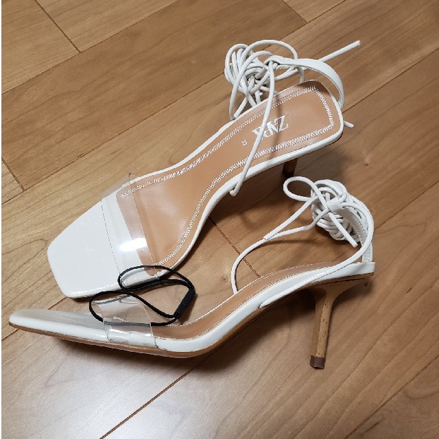 ZARA(ザラ)の【新品】ZARA　ウッド&ビニールサンダル レディースの靴/シューズ(サンダル)の商品写真