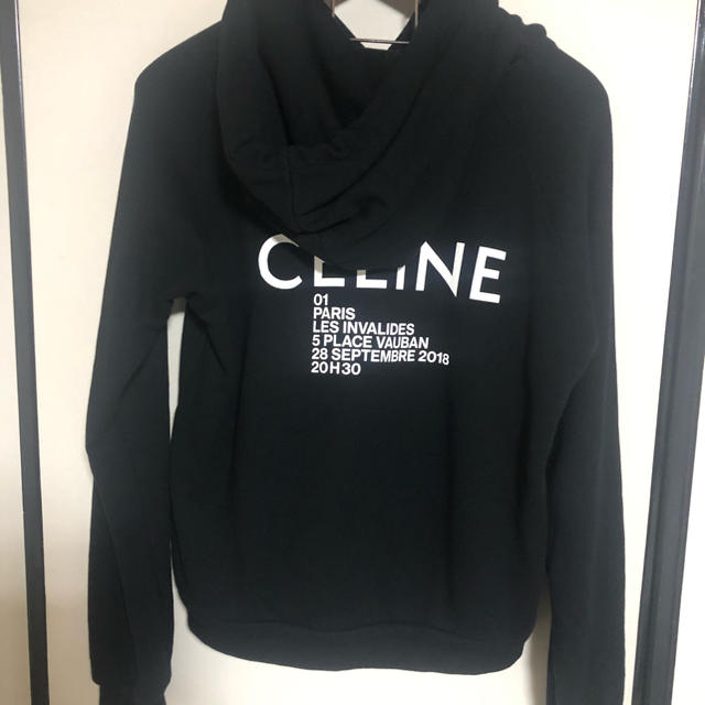 CELINE パーカー　登坂着用