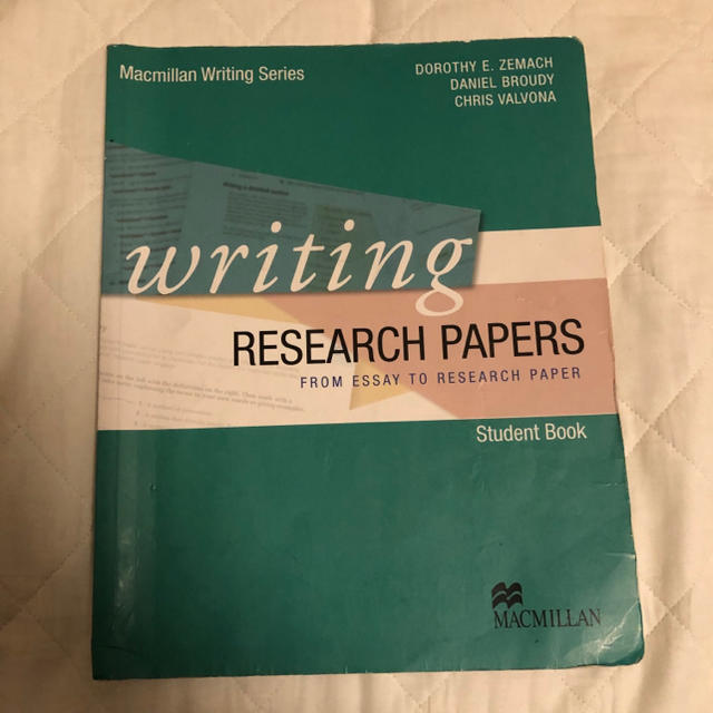  Writing Research Papers  エンタメ/ホビーの本(語学/参考書)の商品写真