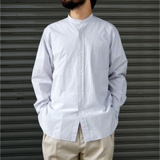 コモリ(COMOLI)のHERILL 2 SUVIN BANDCOLLAR SHIRT (GRAY)(シャツ)