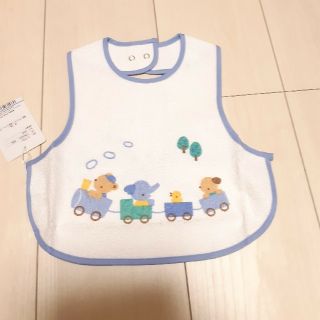 ファミリア(familiar)の☆専用☆　新品　ファミリア　お食事エプロン(お食事エプロン)