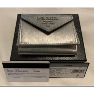 プラダ(PRADA)の新品 未使用 純正箱 カード付 プラダ  大人気ミニ財布 激レア シルバー！(財布)